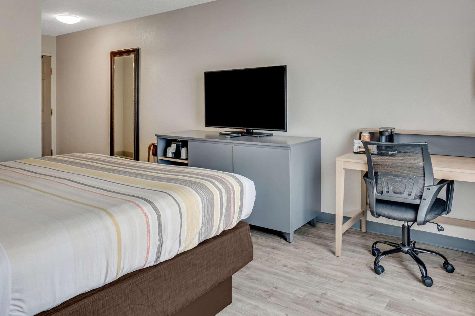 Country Inn & Suites By Radisson, Grand Rapids Airport, Mi Екстериор снимка