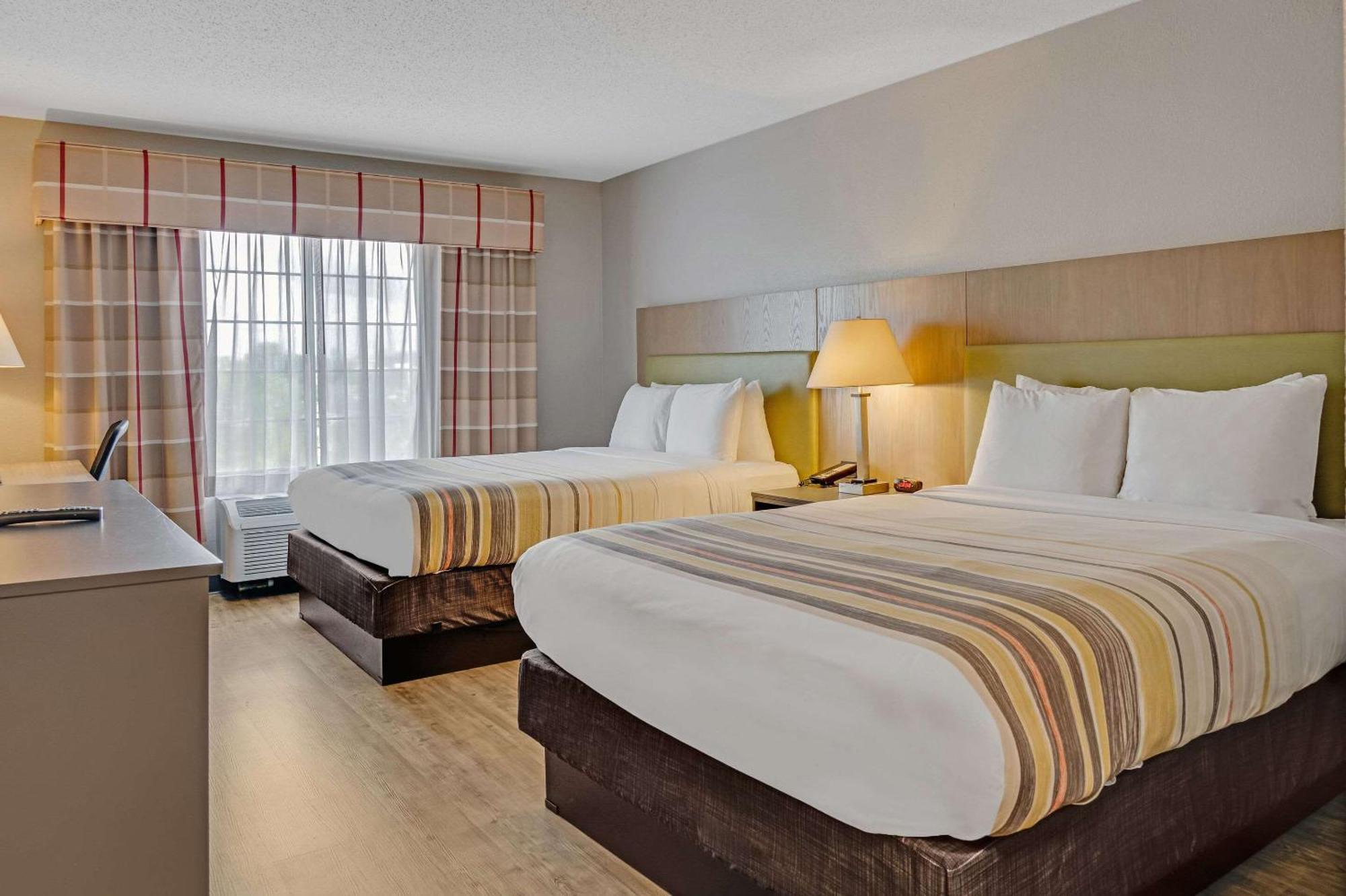 Country Inn & Suites By Radisson, Grand Rapids Airport, Mi Екстериор снимка