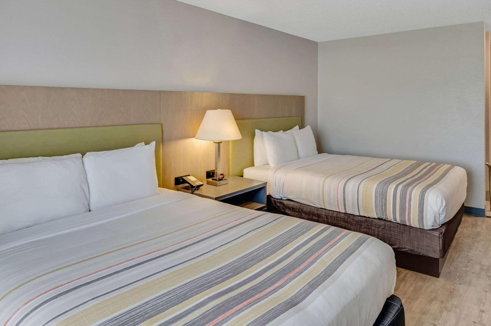 Country Inn & Suites By Radisson, Grand Rapids Airport, Mi Екстериор снимка