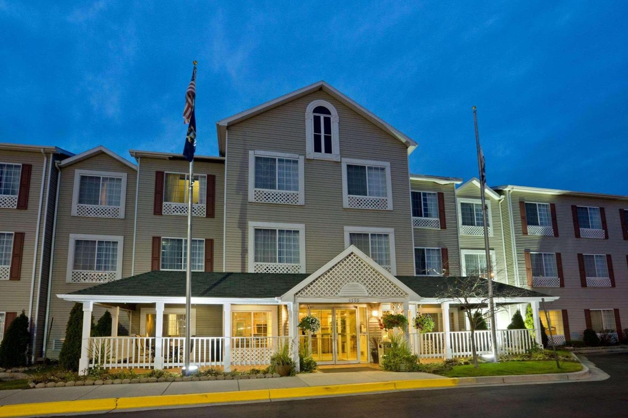 Country Inn & Suites By Radisson, Grand Rapids Airport, Mi Екстериор снимка